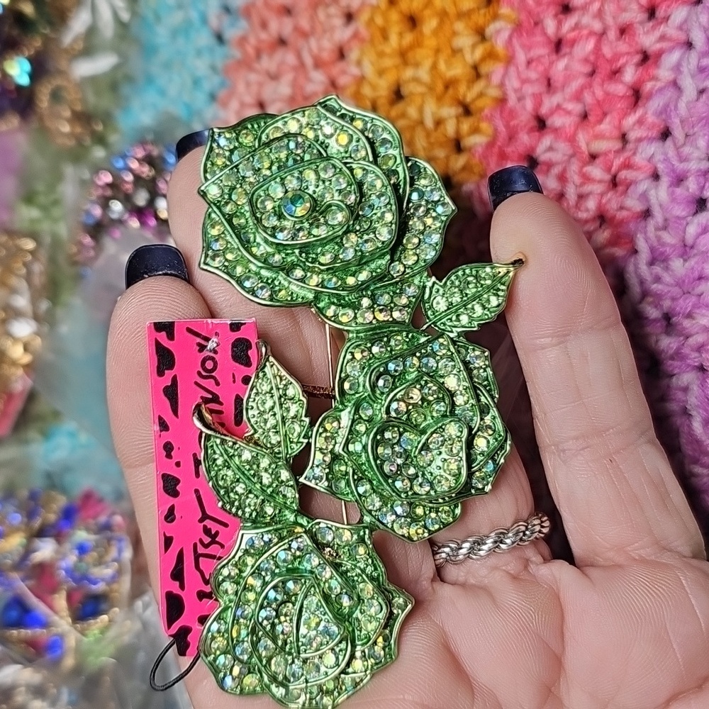 Large Beautiful Green Crystal Rose Brooch Betsey Johnson